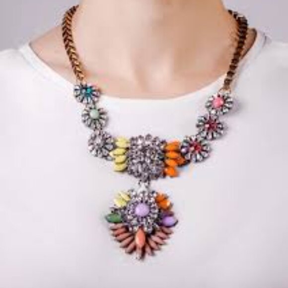 Multicolor Rhinestone Bib Statement Chain Link Necklace - Picture 2 of 7